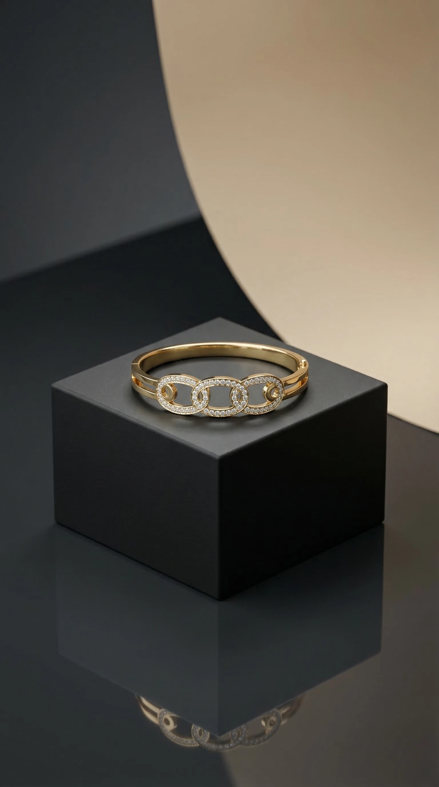 Aurelia Interlock Bracelet